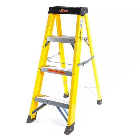 Vaunt V2002000 4 Tread Fibreglass Step Ladder – 1.11m