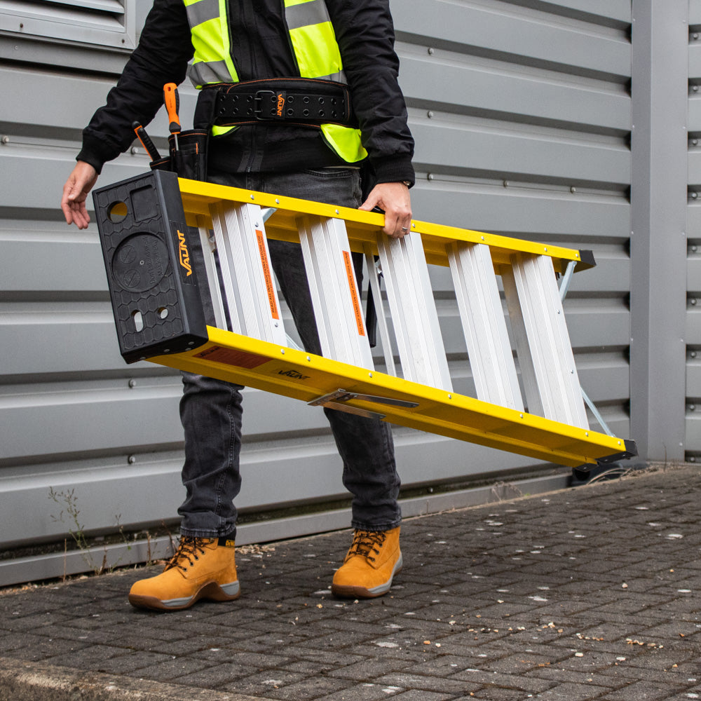 Vaunt v2002001 6 Tread Fibreglass Step Ladder – 1.67m