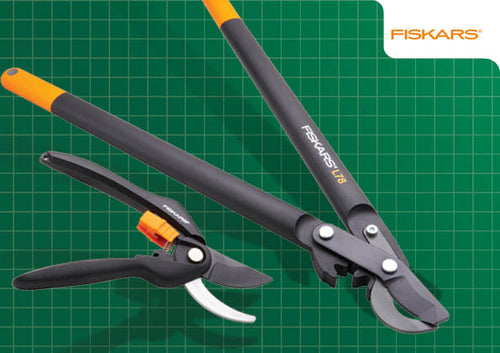 Fiskars XMS25LOPPER POWERGEAR LOPPER L78 + SINGLESTEP P26 PRUNER
2-IN-1 SET